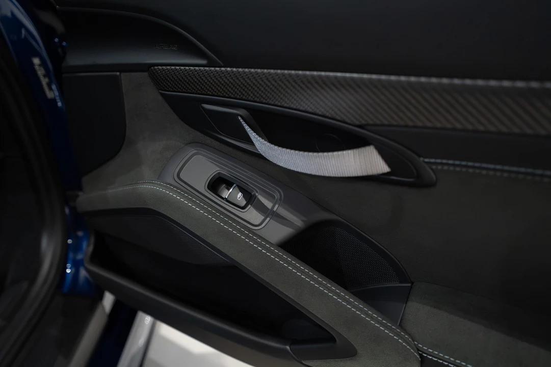 2025 Porsche 718 Boxster Spyder RS - Image 26 of 31