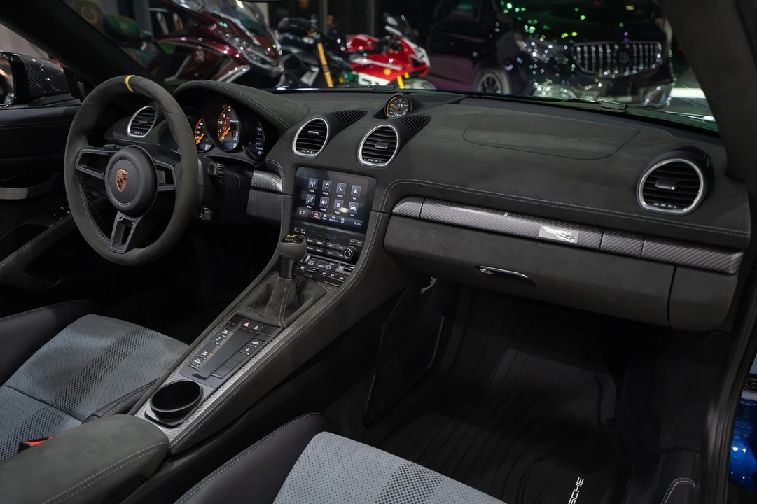2025 Porsche 718 Boxster Spyder RS - Image 30 of 31