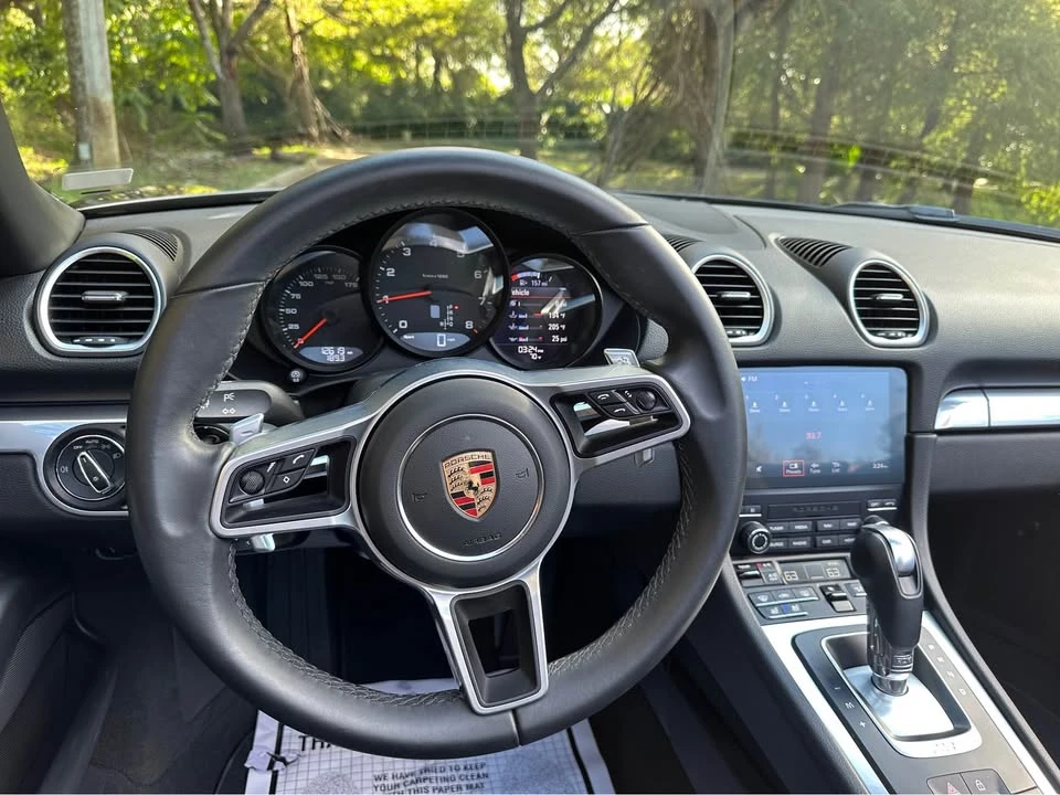 2025 Porsche 718 Boxster - Image 14 of 19