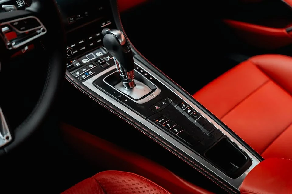 2025 Porsche 718 Cayman - Image 11 of 12