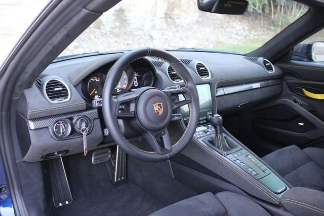2025 Porsche 718 Cayman - Image 17 of 19
