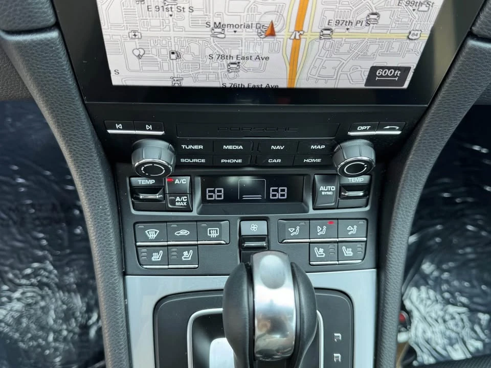 2025 Porsche 718 Cayman - Image 15 of 20