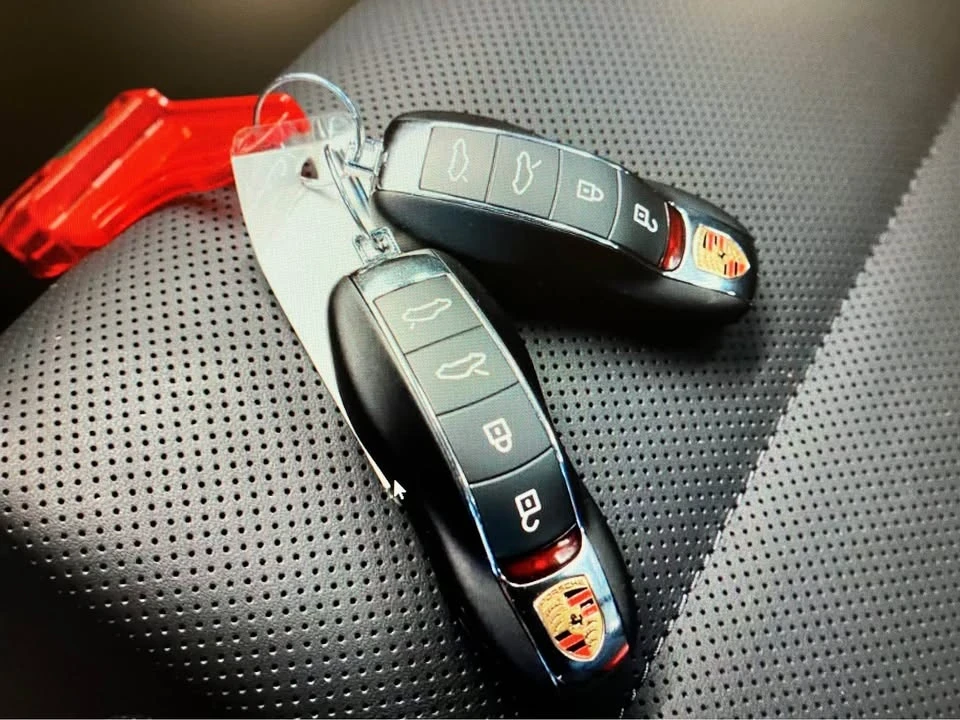 2025 Porsche 718 Cayman - Image 11 of 20