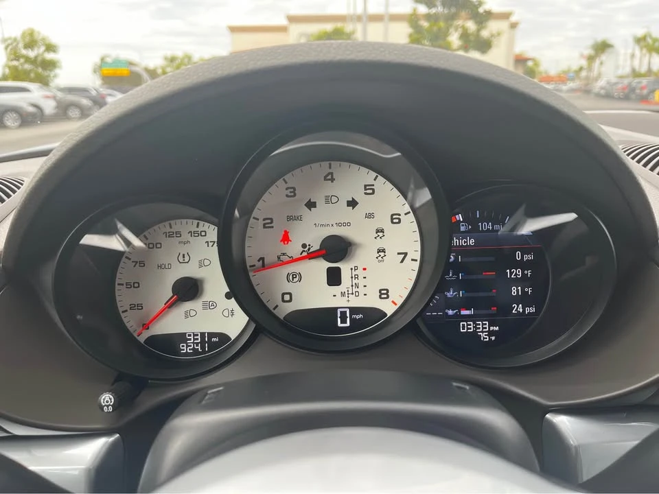 2025 Porsche 718 Cayman - Image 9 of 13