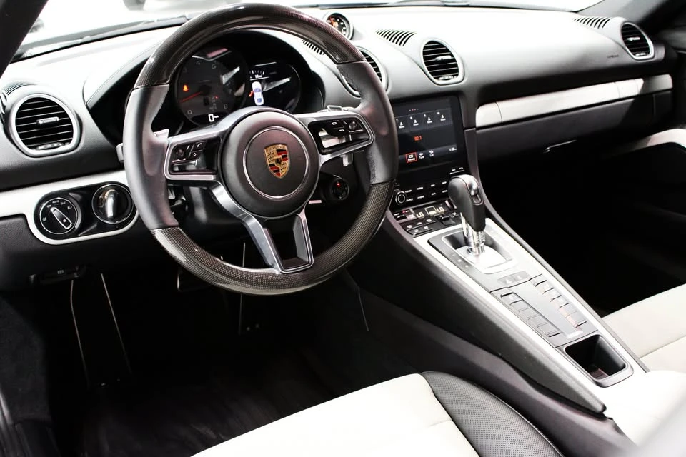 2025 Porsche 718 Cayman - Image 11 of 20
