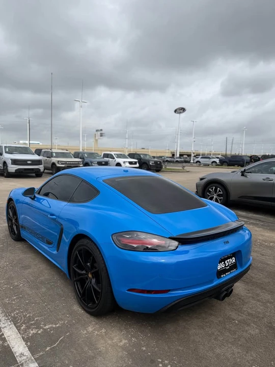 2025 Porsche 718 Cayman - Image 2 of 3