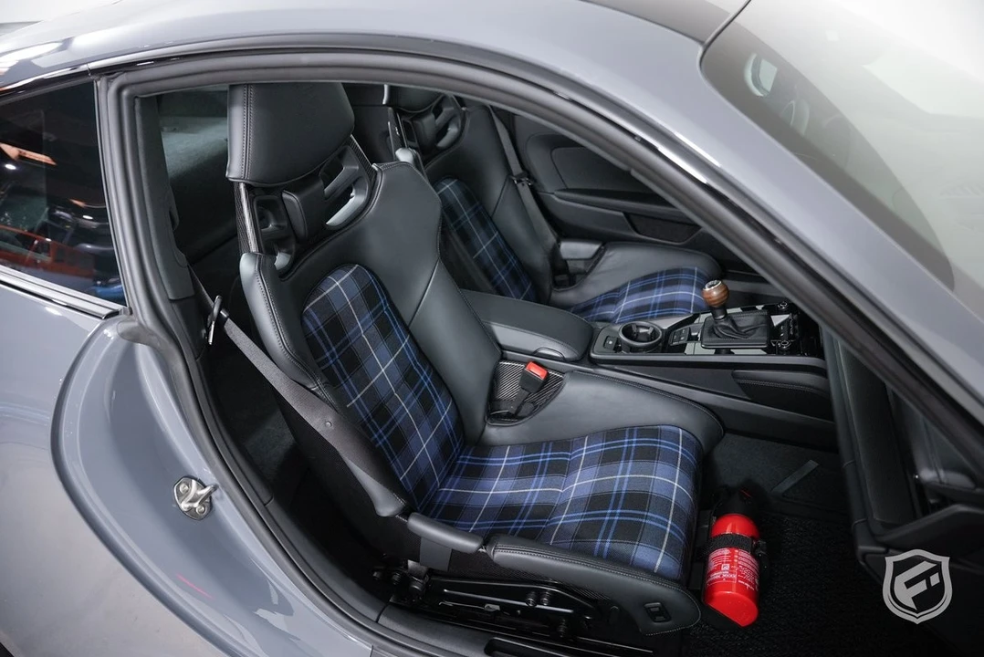 2025 Porsche 992 Carrera - Image 18 of 27