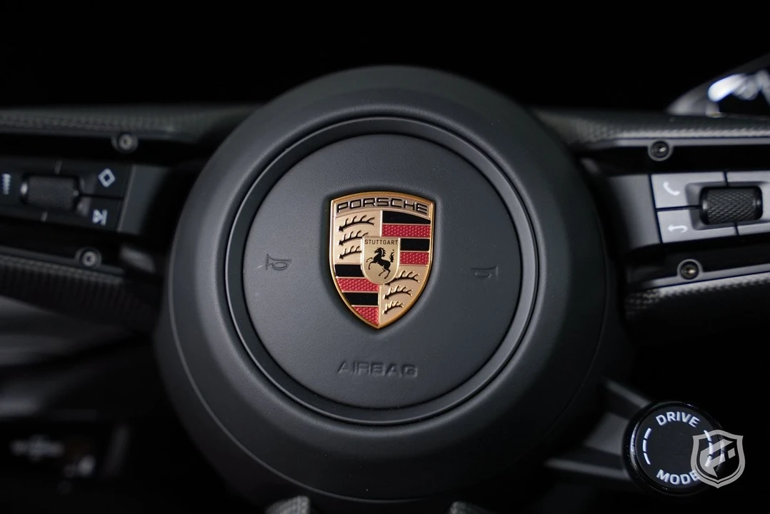 2025 Porsche 992 Carrera - Image 11 of 27