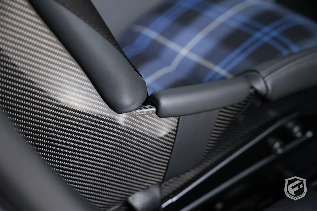 2025 Porsche 992 Carrera - Image 19 of 27