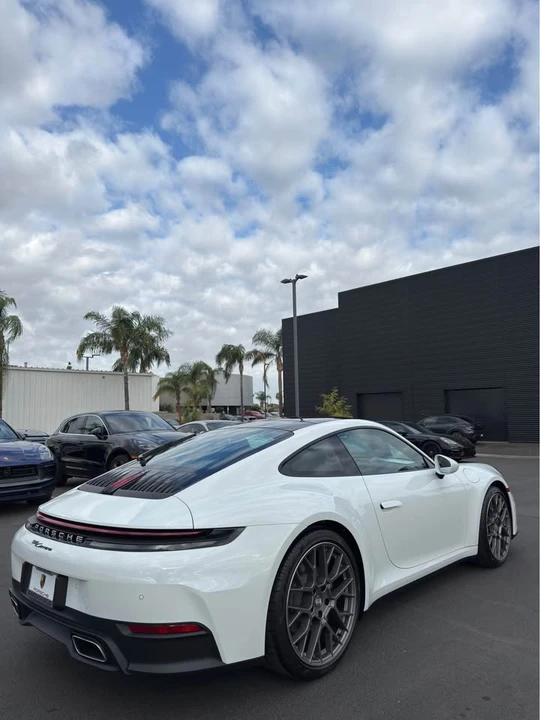 2025 Porsche 992 Carrera - Image 4 of 7