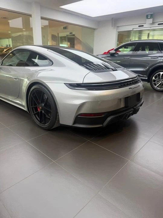 2025 Porsche 992 Carrera GTS - Image 16 of 18