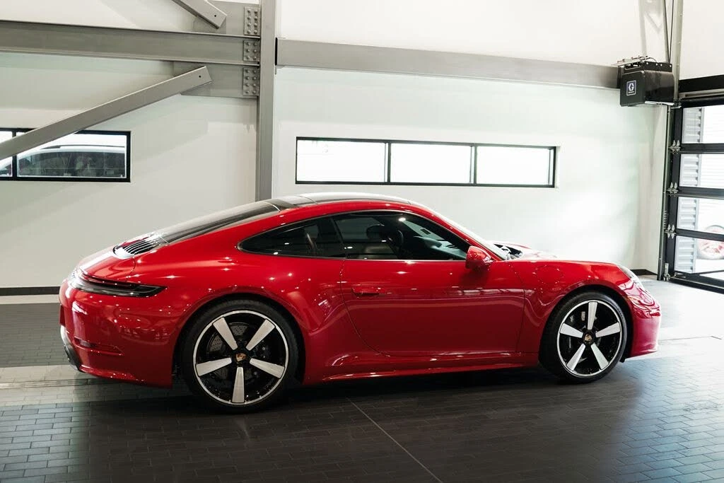 2025 Porsche 992 Carrera - Image 2 of 31