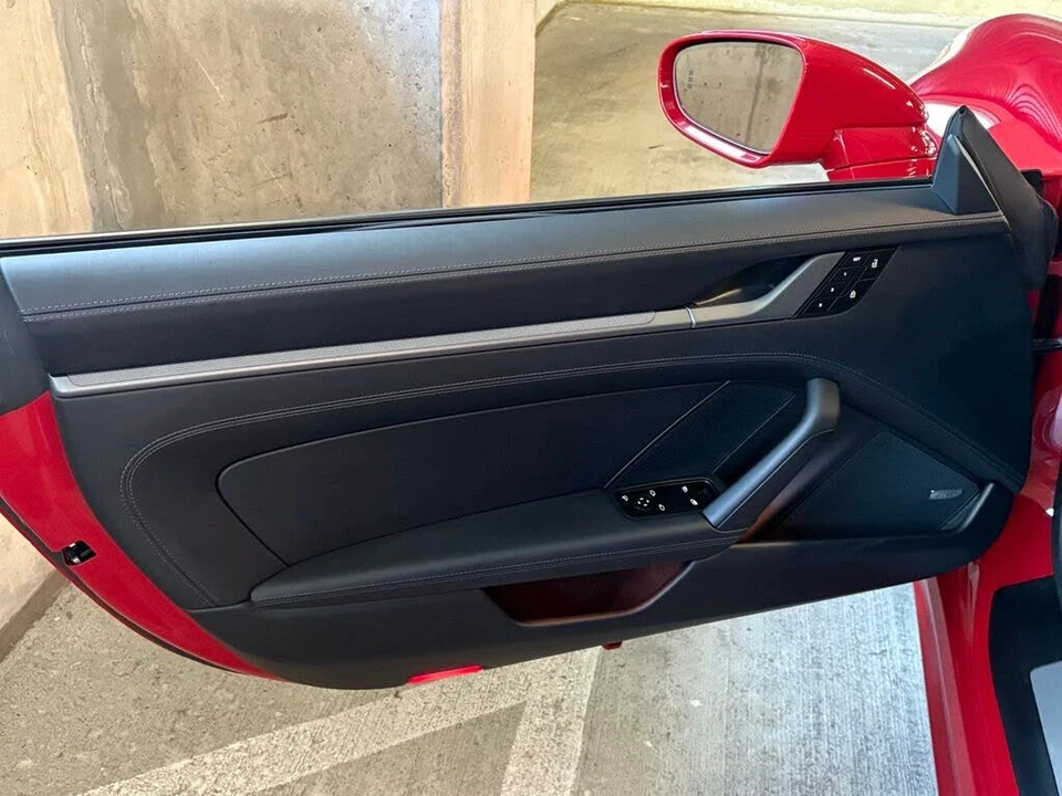 2025 Porsche 992 Carrera - Image 27 of 31