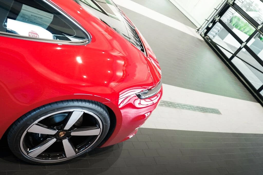 2025 Porsche 992 Carrera - Image 13 of 31