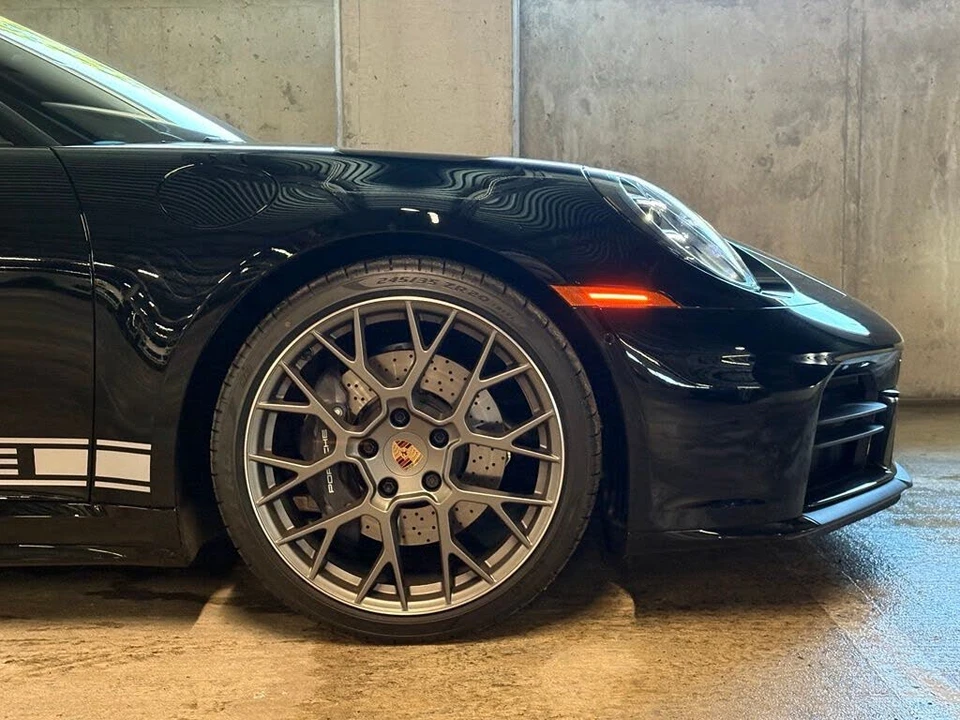 2025 Porsche 992 Carrera - Image 13 of 31