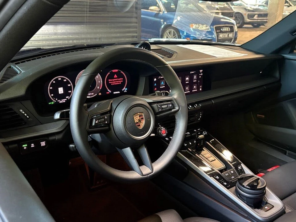 2025 Porsche 992 Carrera - Image 23 of 31