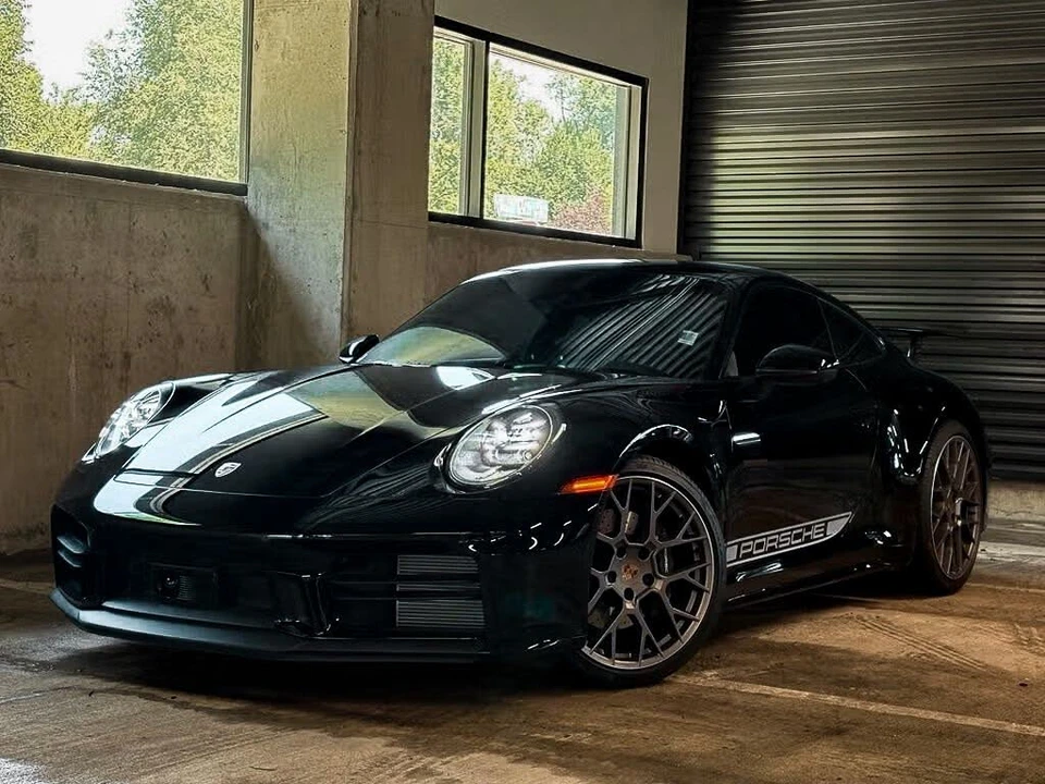 2025 Porsche 992 Carrera - Image 9 of 31