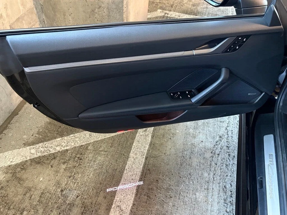 2025 Porsche 992 Carrera - Image 16 of 31