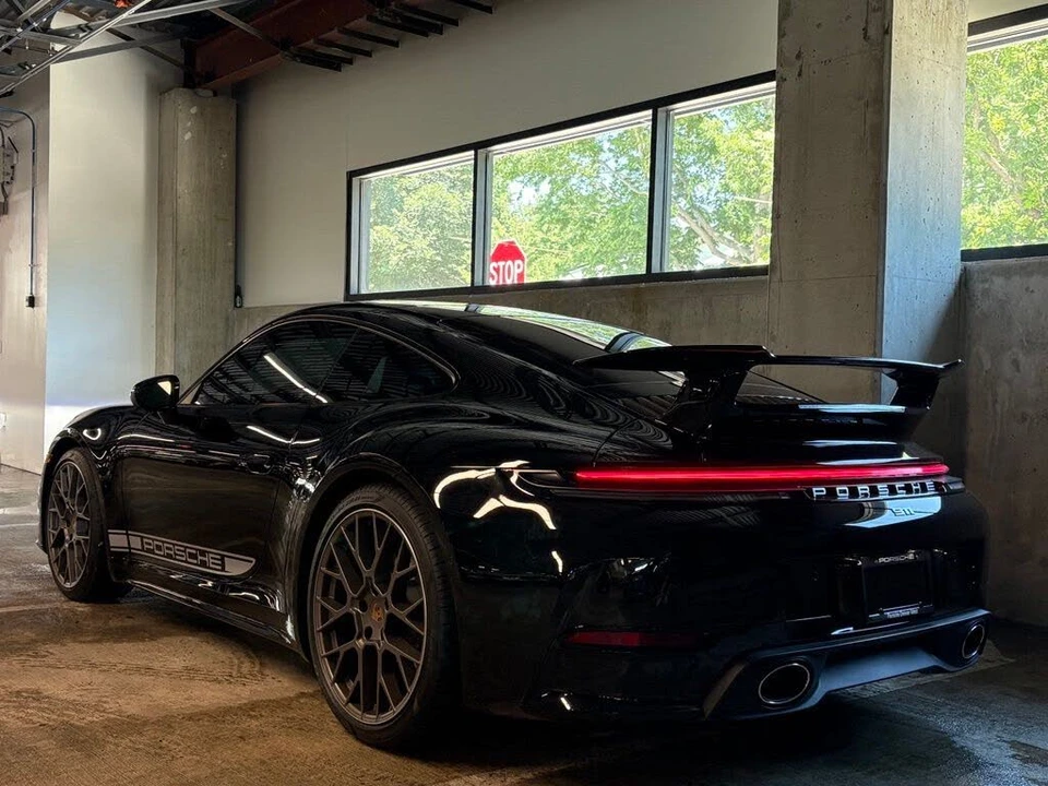 2025 Porsche 992 Carrera - Image 6 of 31