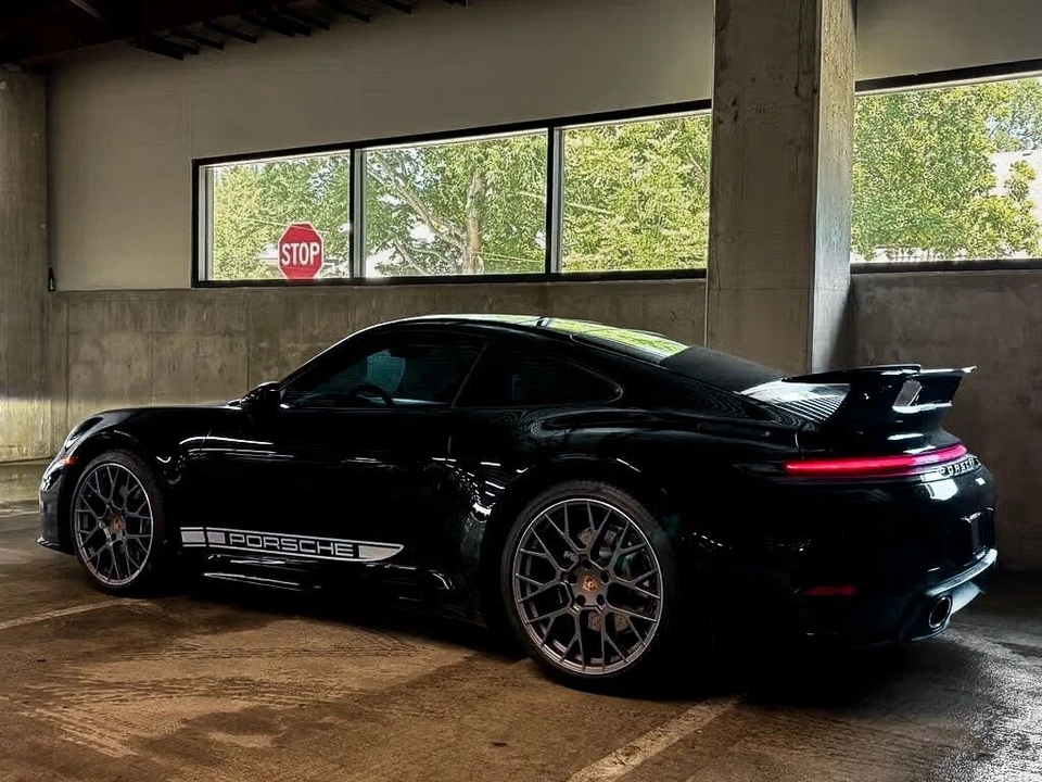 2025 Porsche 992 Carrera - Image 3 of 31