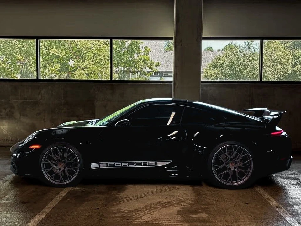 2025 Porsche 992 Carrera - Image 2 of 31