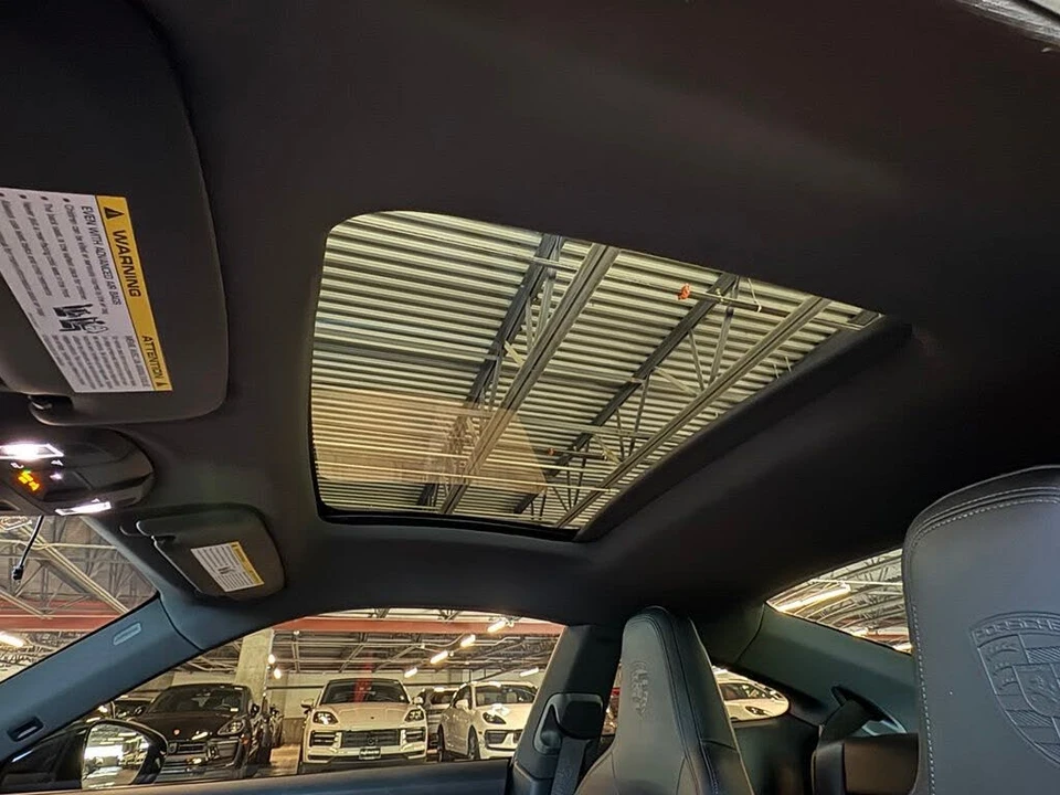 2025 Porsche 992 Carrera - Image 22 of 31