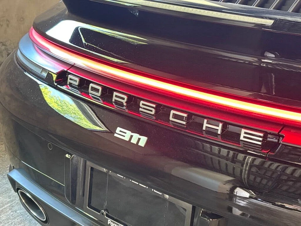 2025 Porsche 992 Carrera - Image 15 of 31