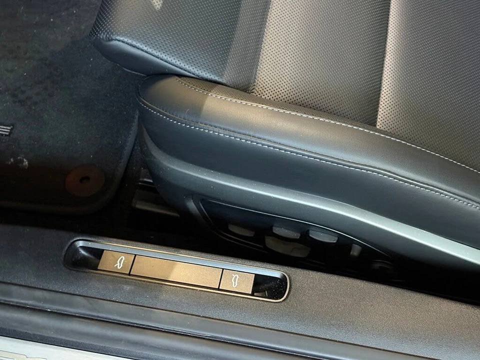 2025 Porsche 992 Carrera - Image 19 of 31
