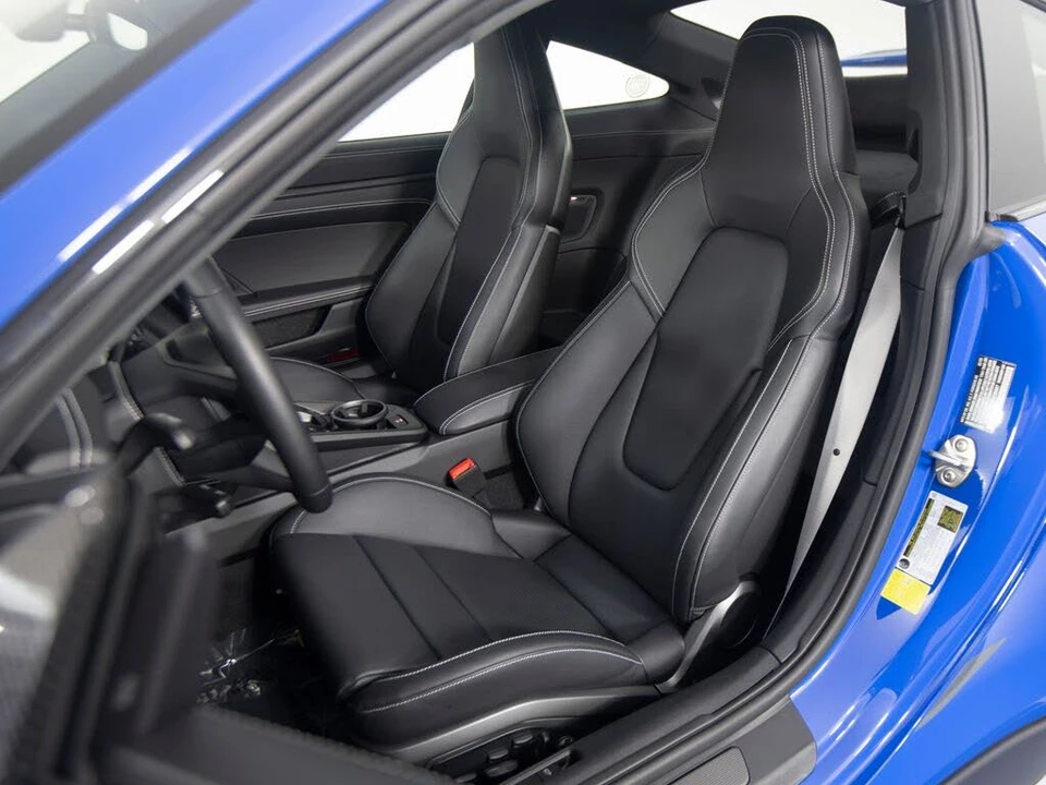 2025 Porsche 992 Carrera - Image 16 of 31
