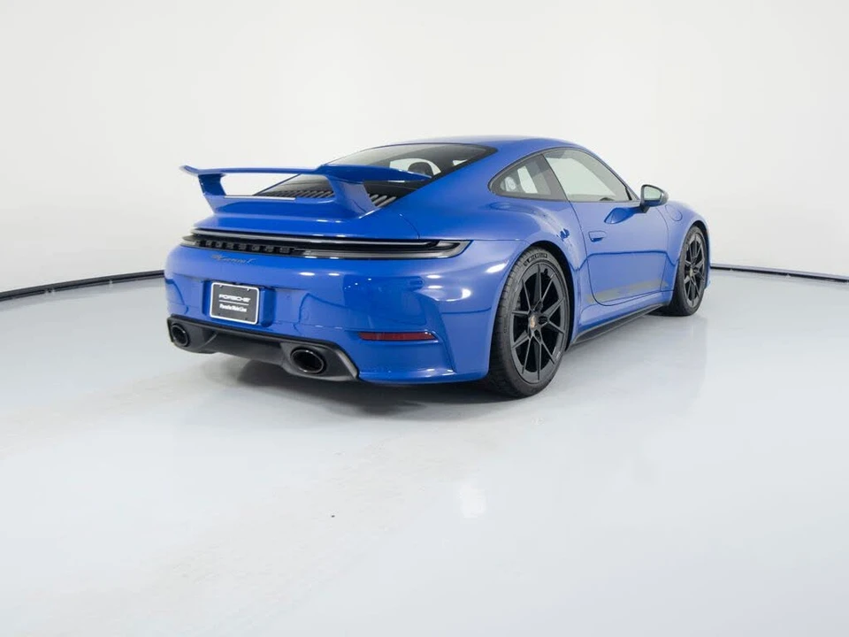 2025 Porsche 992 Carrera - Image 10 of 31