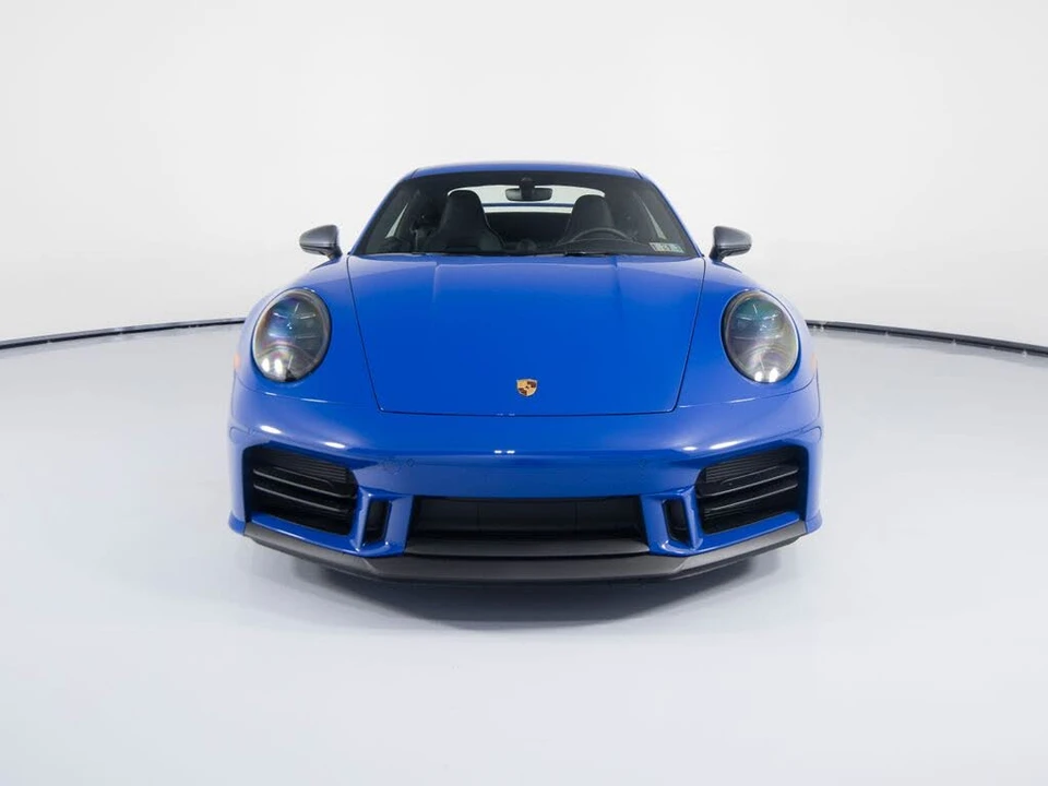 2025 Porsche 992 Carrera - Image 13 of 31
