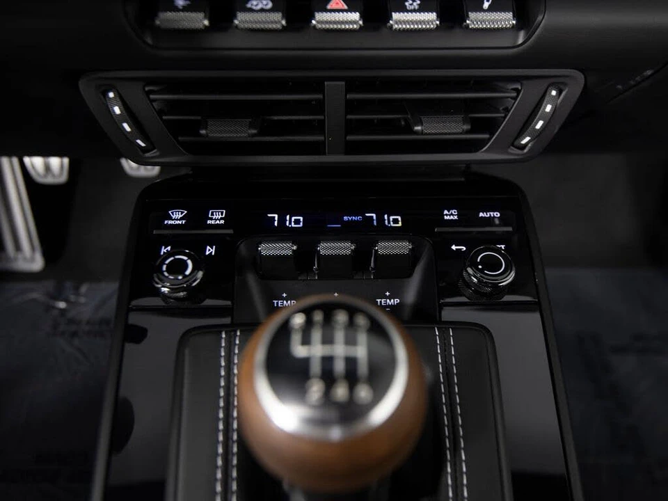 2025 Porsche 992 Carrera - Image 25 of 31