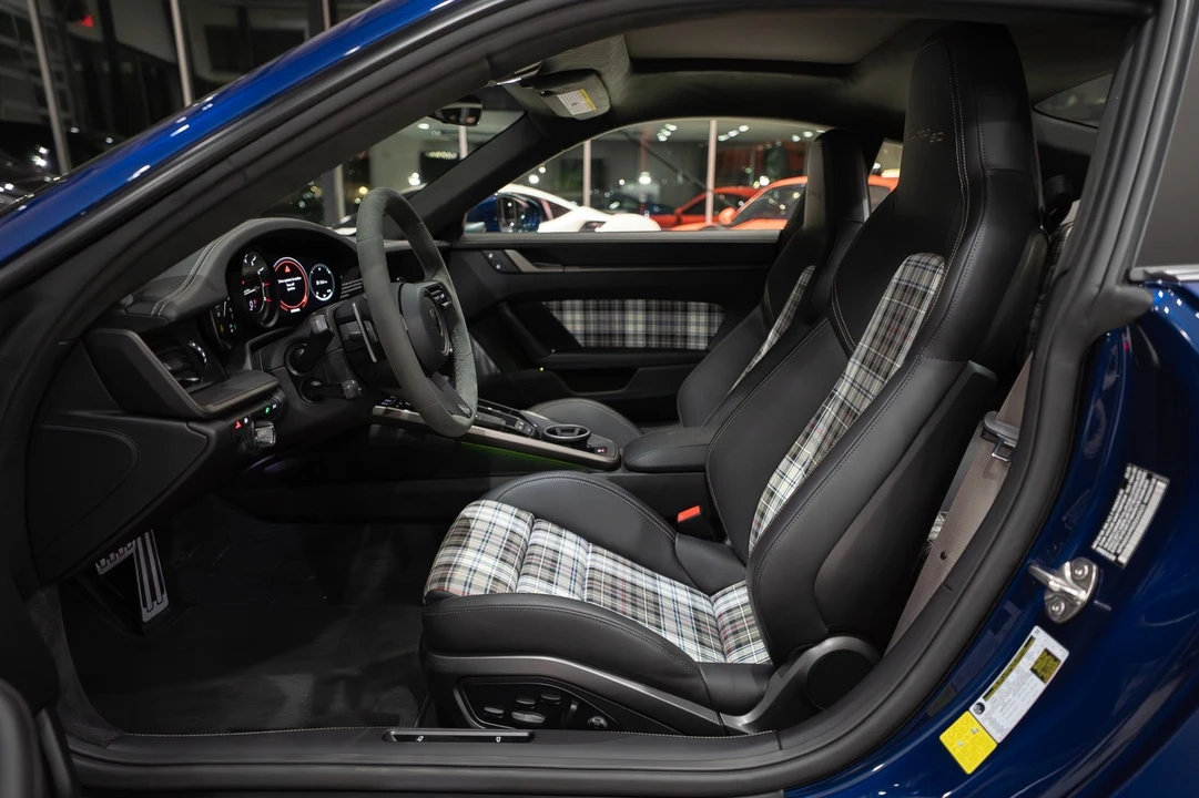 2025 Porsche 992 Sport Classic - Image 10 of 31