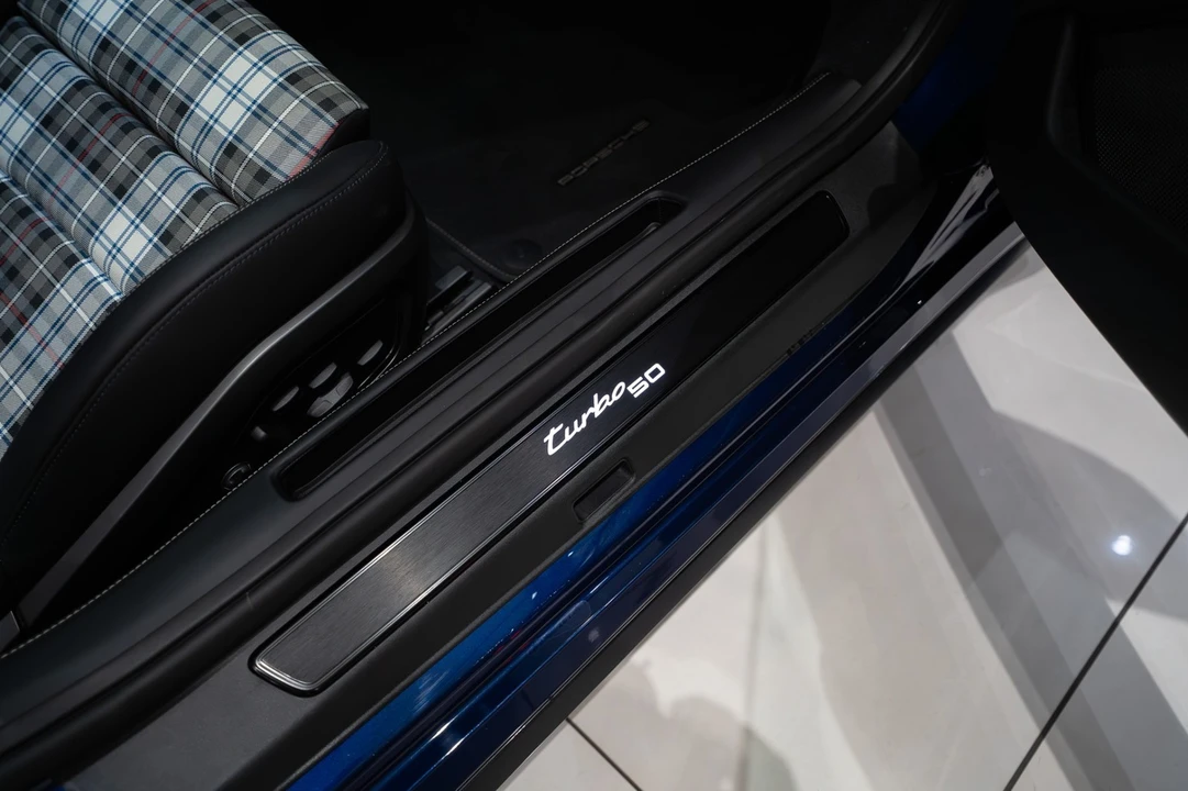 2025 Porsche 911 - Image 26 of 31