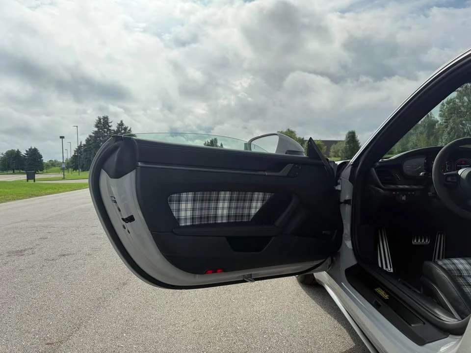 2025 Porsche 992 Carrera - Image 11 of 16