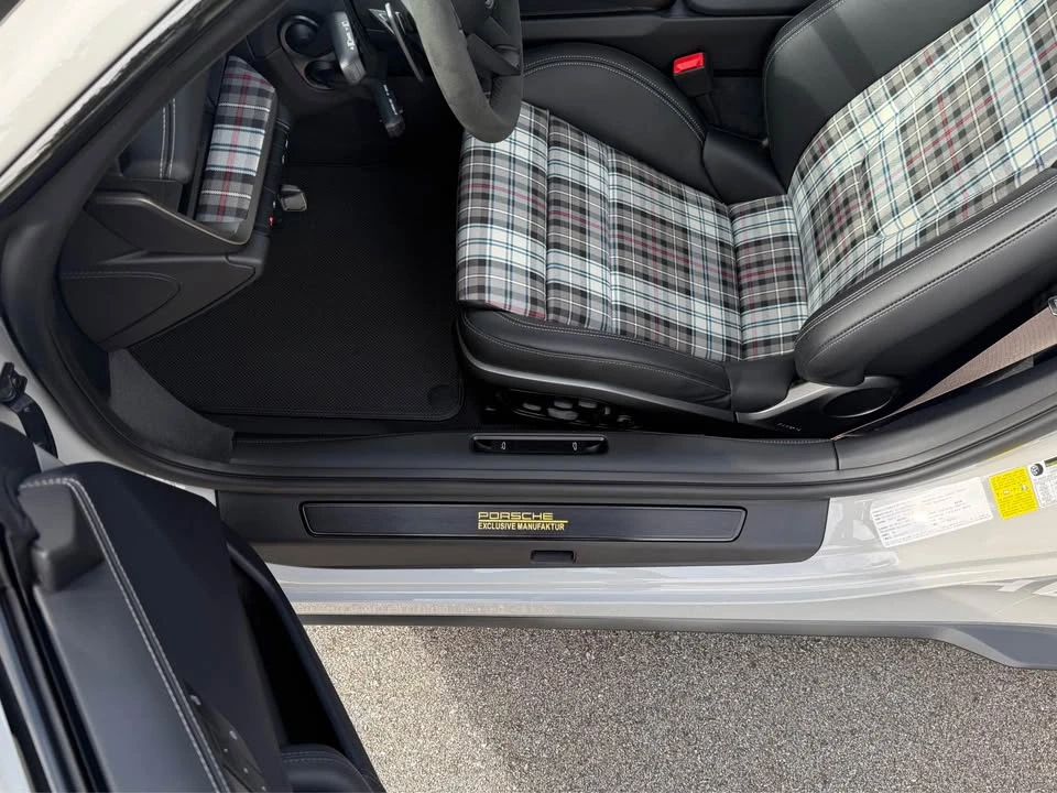 2025 Porsche 992 Carrera - Image 5 of 16