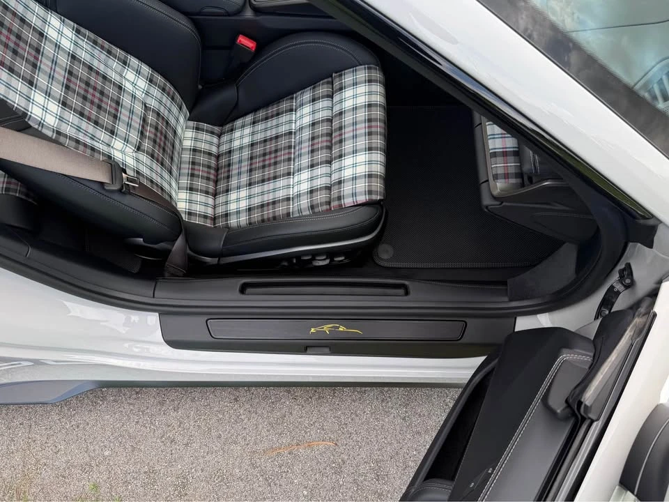 2025 Porsche 992 Carrera - Image 6 of 16