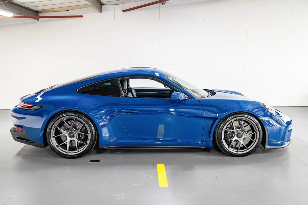 2025 Porsche 992 Carrera S - Image 17 of 31