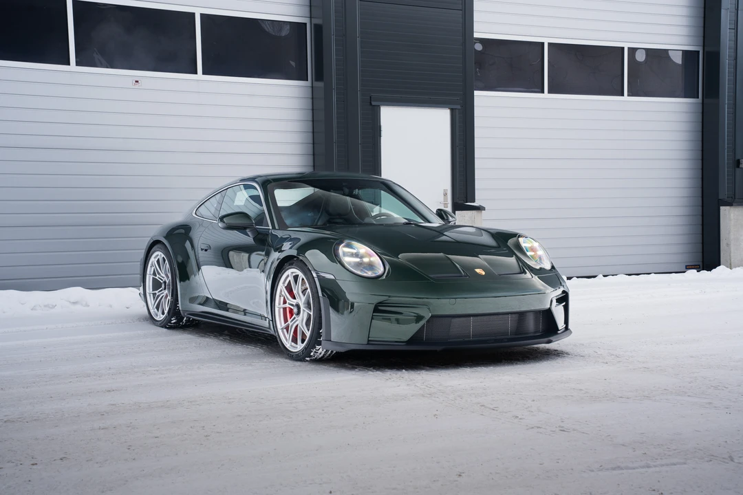 2025 Porsche 992 GT3 - Image 18 of 31