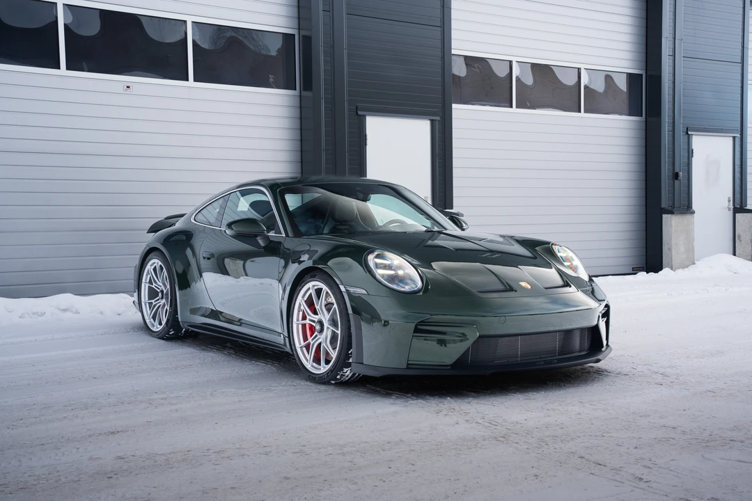 2025 Porsche 992 GT3 - Image 9 of 31