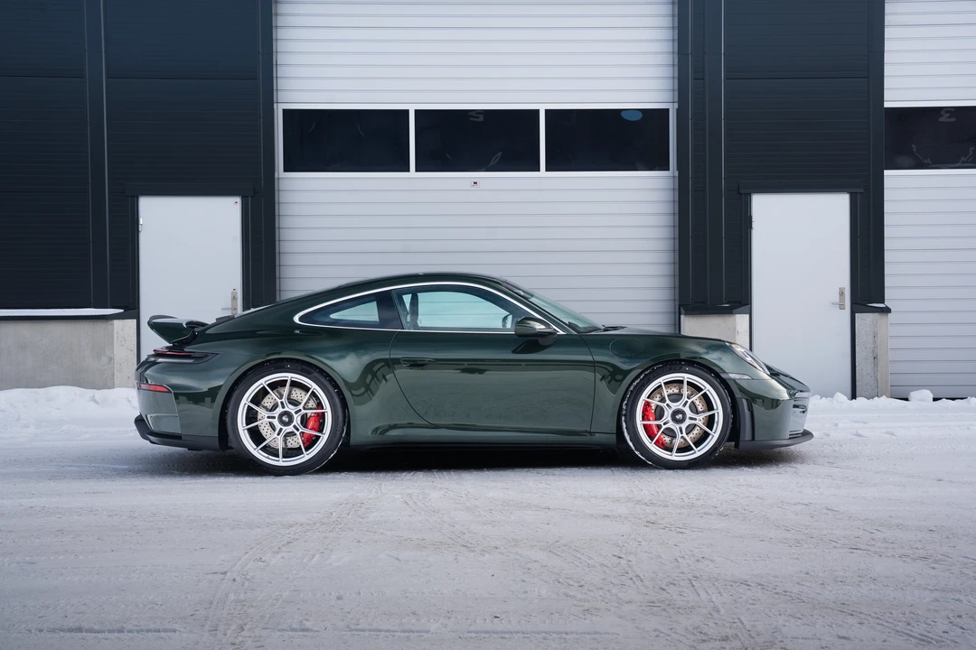 2025 Porsche 992 GT3 - Image 8 of 31
