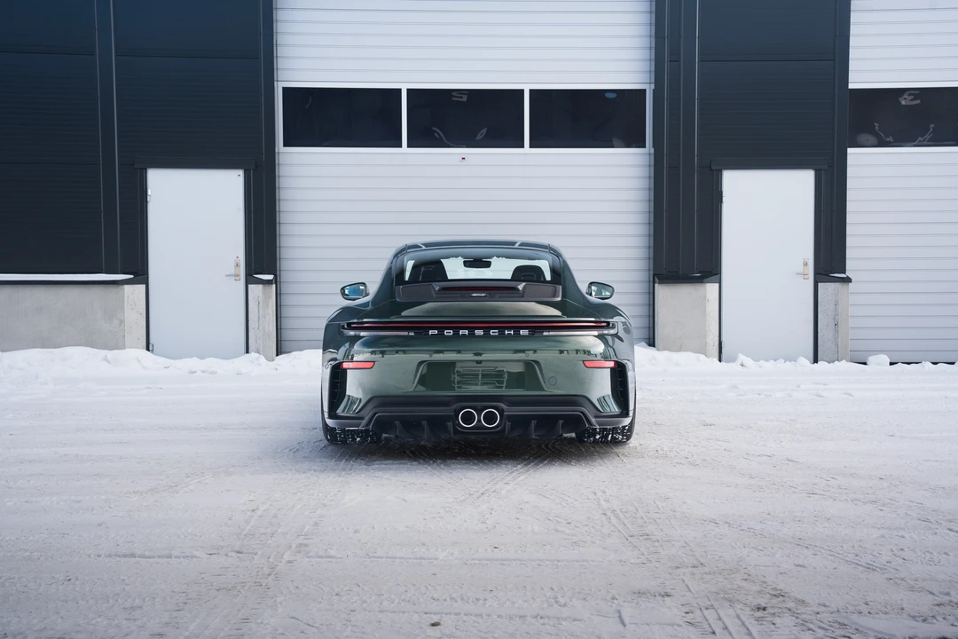 2025 Porsche 992 GT3 - Image 25 of 31