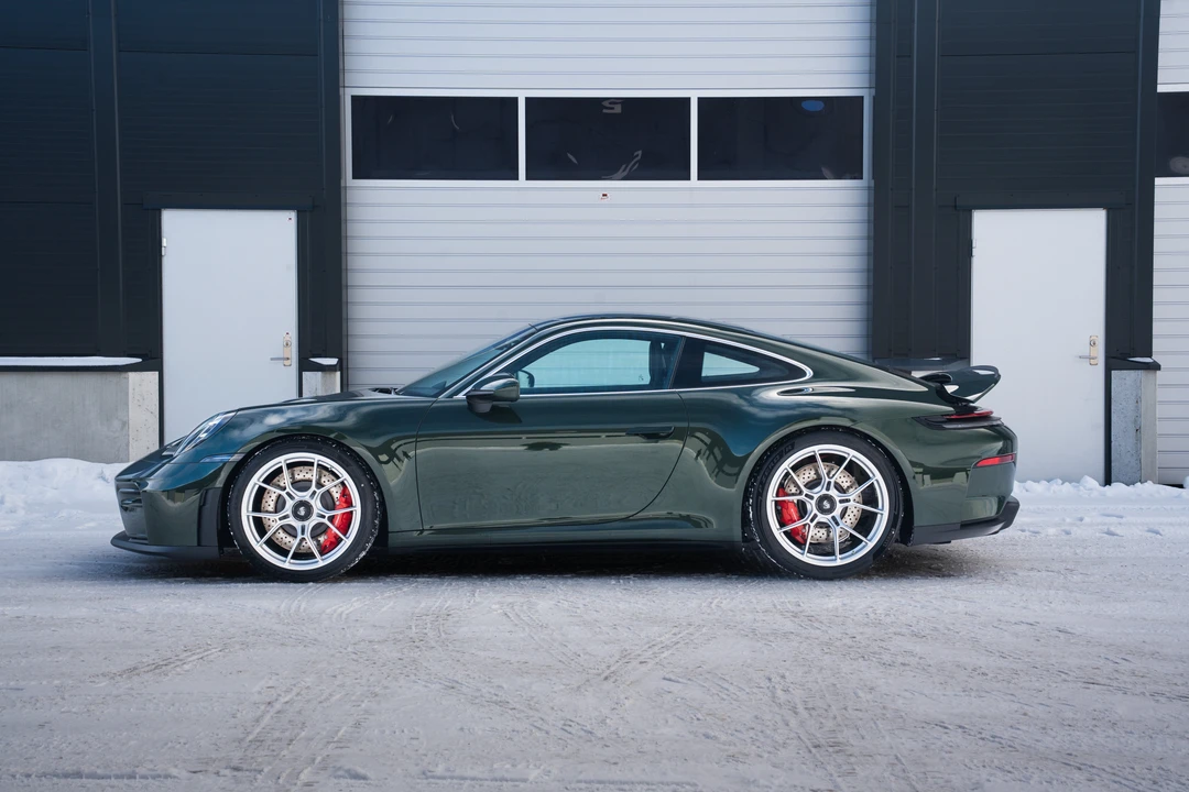 2025 Porsche 992 GT3 - Image 13 of 31