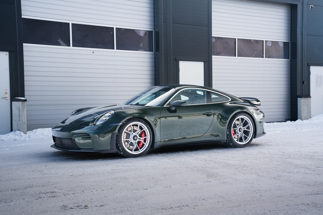 2025 Porsche 992 GT3 - Image 20 of 31