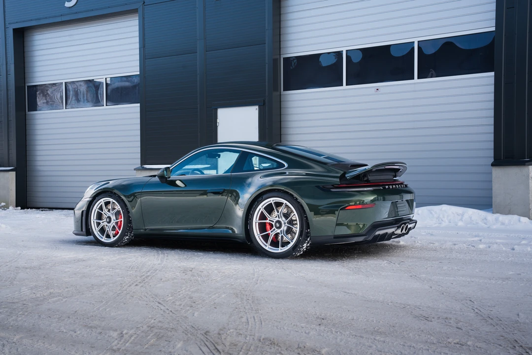 2025 Porsche 992 GT3 - Image 26 of 31