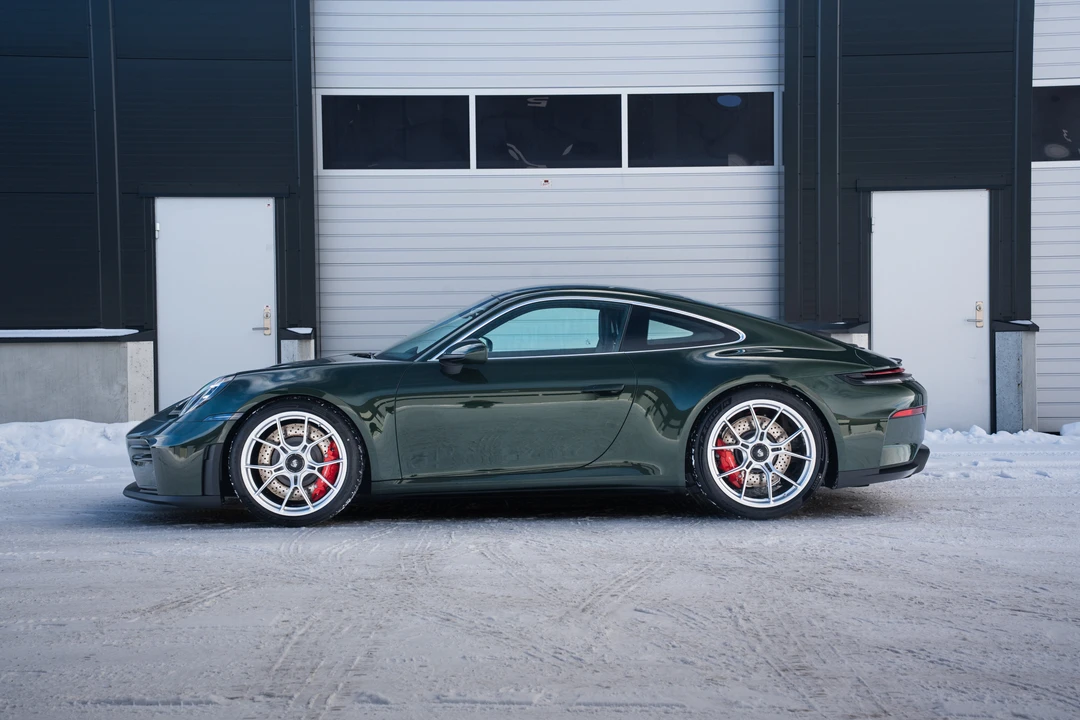2025 Porsche 992 GT3 - Image 4 of 31