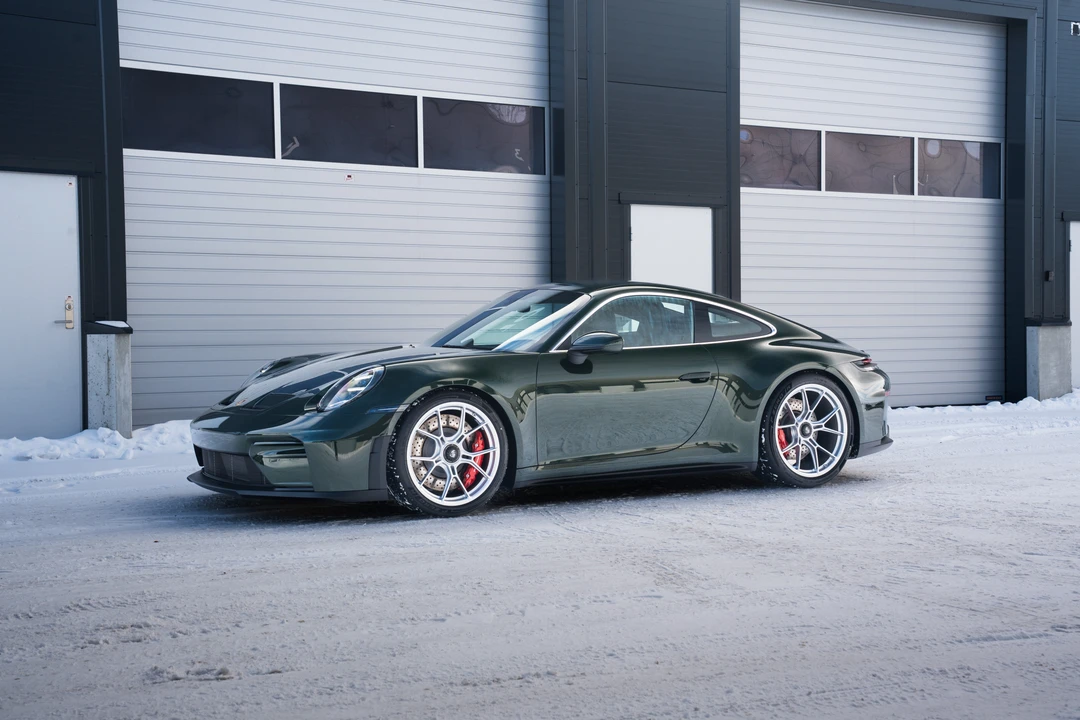 2025 Porsche 992 GT3 - Image 12 of 31