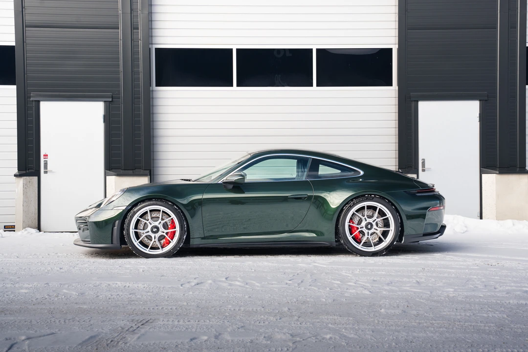 2025 Porsche 992 GT3 - Image 21 of 31