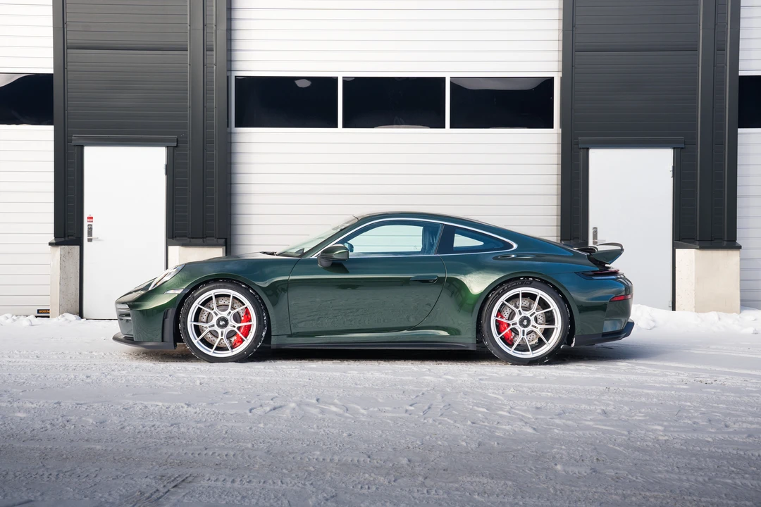 2025 Porsche 992 GT3 - Image 27 of 31