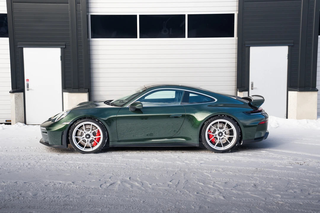 2025 Porsche 992 GT3 - Image 28 of 31